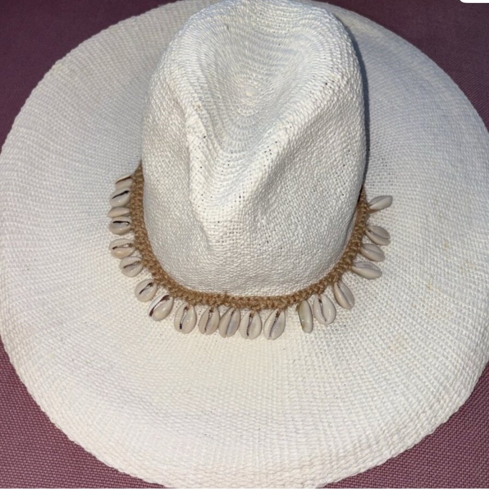NIKKI BEACH Barbados Floppy Fedora Sun Hat in White with Cowrie Shells - Picture 6 of 11